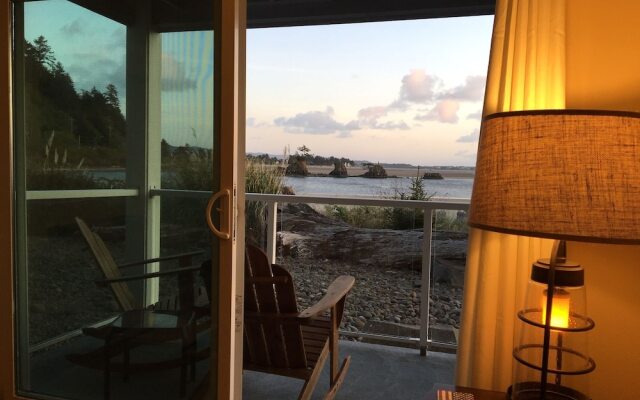 Waters Edge 111