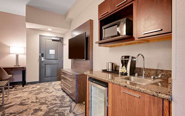 DoubleTree by Hilton Denver International Airport