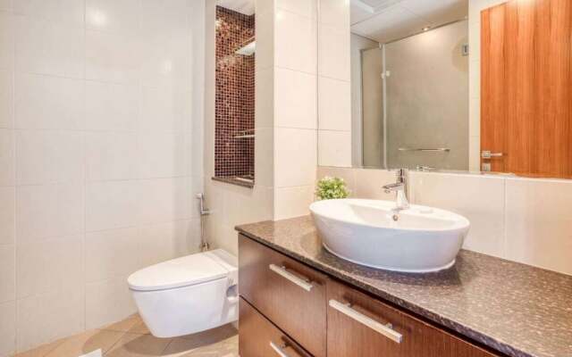 Chic & Cosy Apartment in Bay Square