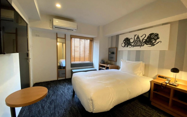 Umedaholic Hotel