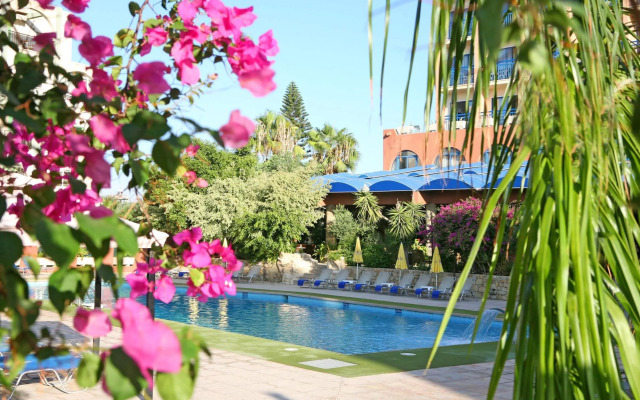 Navarria Hotel