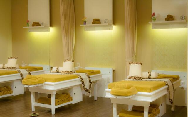 HARRIS Suites fX Sudirman