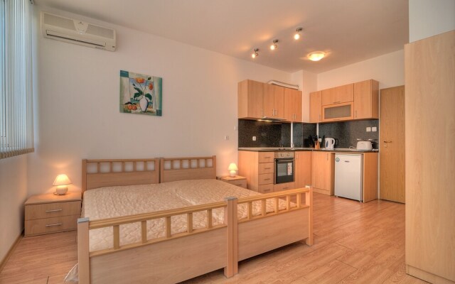 Oasis Suites Apartments and Studios