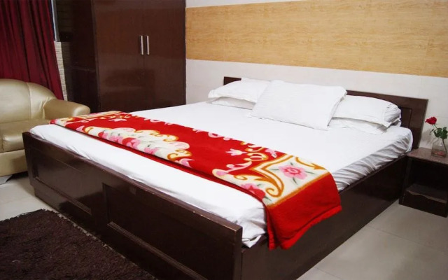 Hotel Satya Palace
