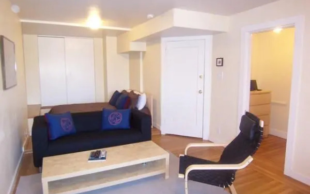 AMSI Russian Hill (AMSI-SF.RHML074A)