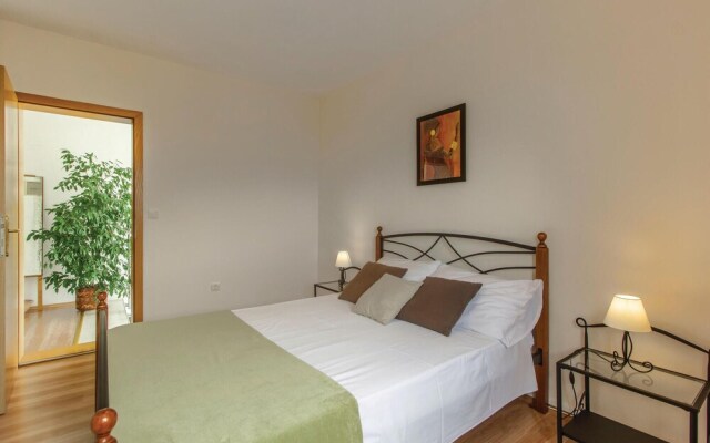 Amazing Home in Stobrec With Wifi and 4 Bedrooms