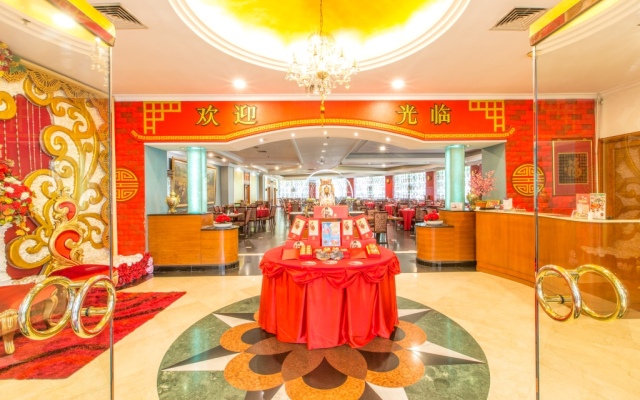 Sunlake Waterfront Resort and Convention
