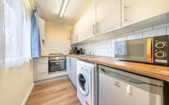 Staines Studio Apartment - Heathrow
