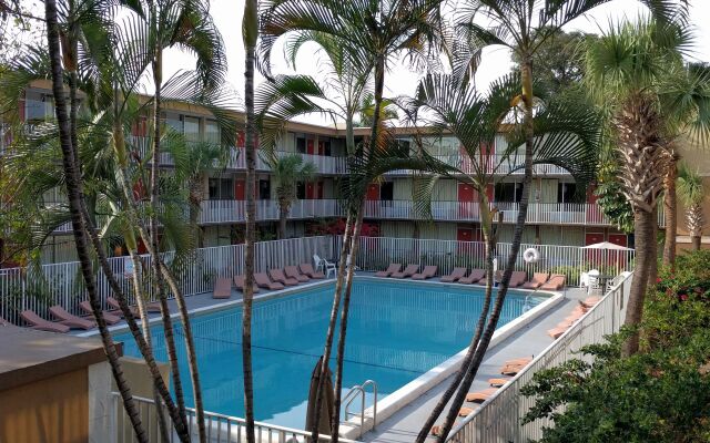 Red Carpet Inn Airport and Cruise Port Hotel Fort Lauderdale
