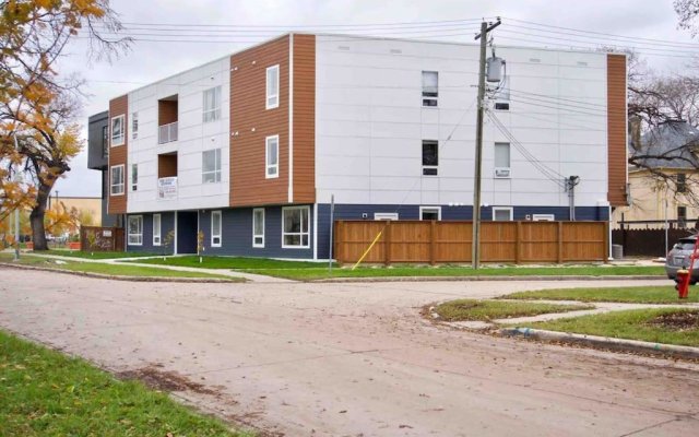 Gorgeous Modern 2BD Condo Heart of Wpg Location