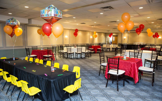 Ramada Plaza Chicago North Shore