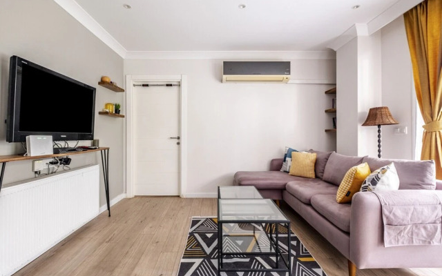 Flat With Backyard Near Idealtepe Marmaray Station