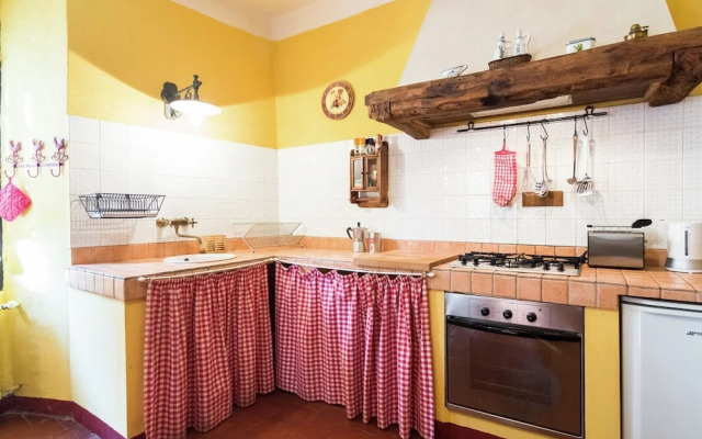 Apartment in Cut Monferrato With Garden