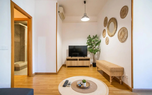 51FLO4-Well located apartment in Sant Antoni