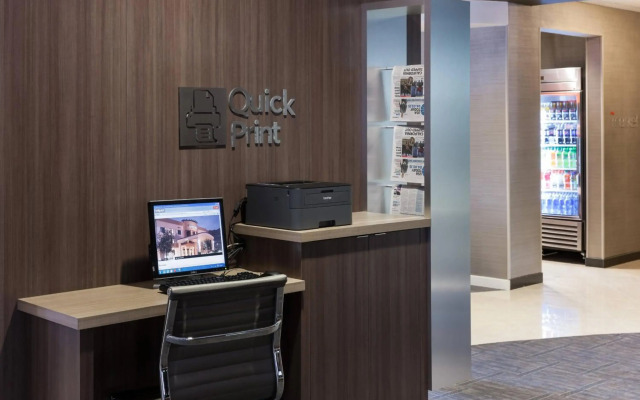 Courtyard by Marriott Santa Clarita Valencia