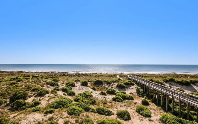 Luxury Condo with Atlantic Ocean View from Private Balcony by RedAwning