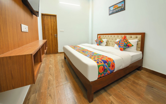 Fabhotel Royal Om River Resort