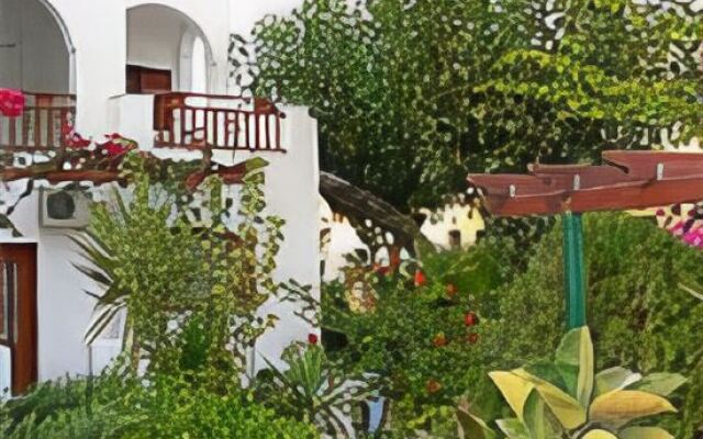Estia Hotel & Studio