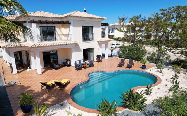 802 Villa Minamar