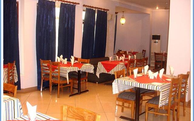 Hotel Grand Riviera