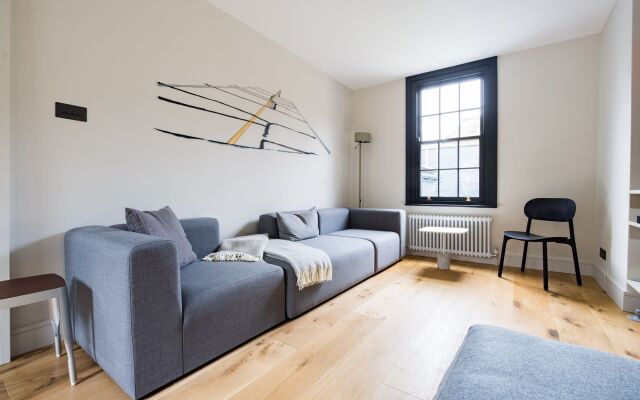 Georgian Townhouse with Sun Terrace & Garden
