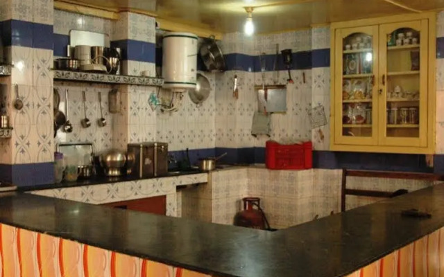 Aar Kay Hotel