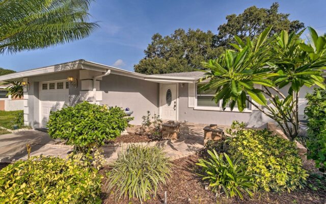 Peaceful Venice Villa w/ Patio - 2 Miles to Beach!