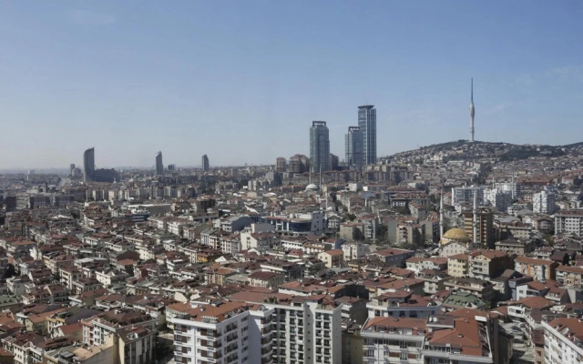 Lovely and Central Flat With City View in Atasehir