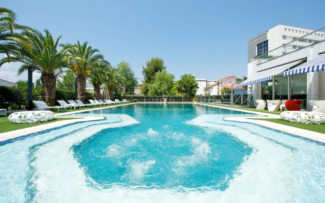 Ariha Hotel