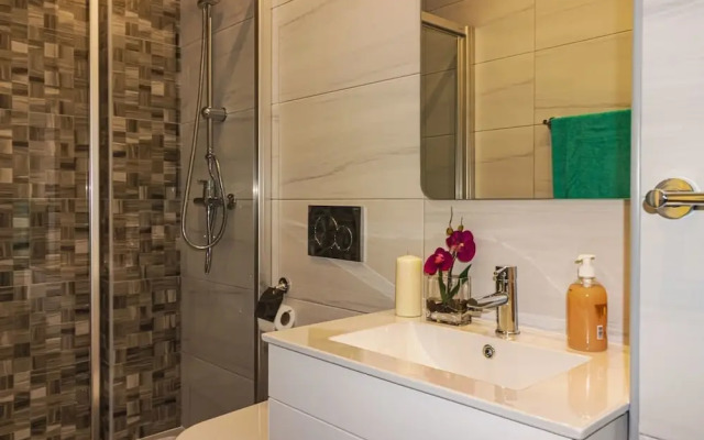 Inviting 2-bed Apartment in Armação de Pêra