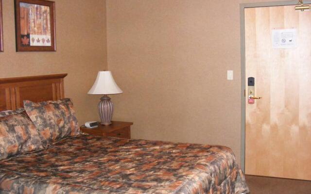 Elkwater Lake Lodge and Resort