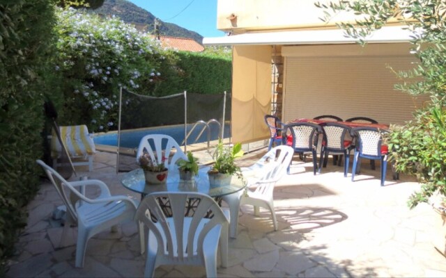 Apartment With one Bedroom in Cavalaire-sur-mer, With Pool Access and