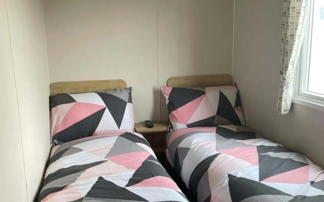 Sleeps 8-sea View-pets-pool-parking