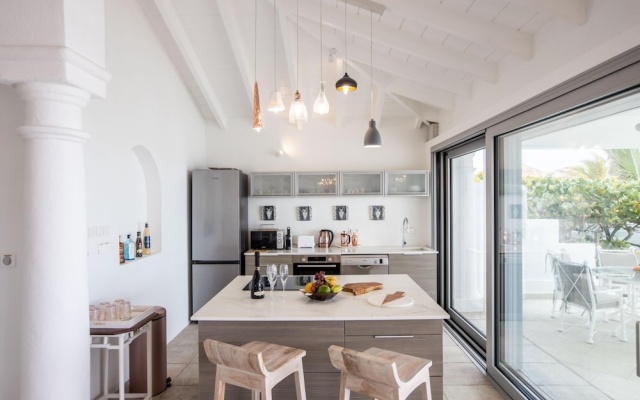 La Perla Classic- 1 BR Beachfront Luxury Villa — фото 3
