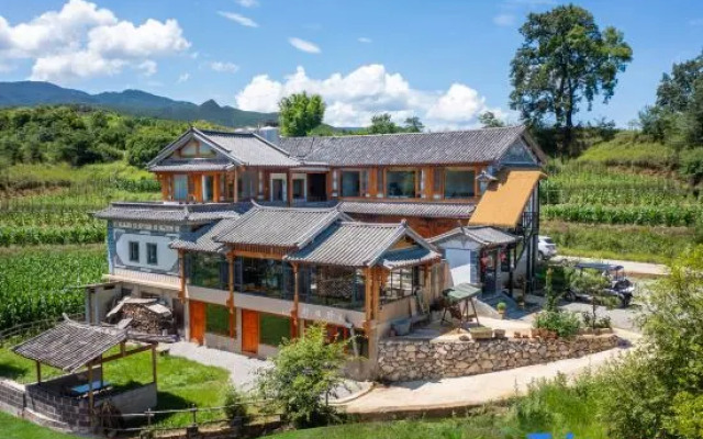 Shaxi Village Entrance Post Station