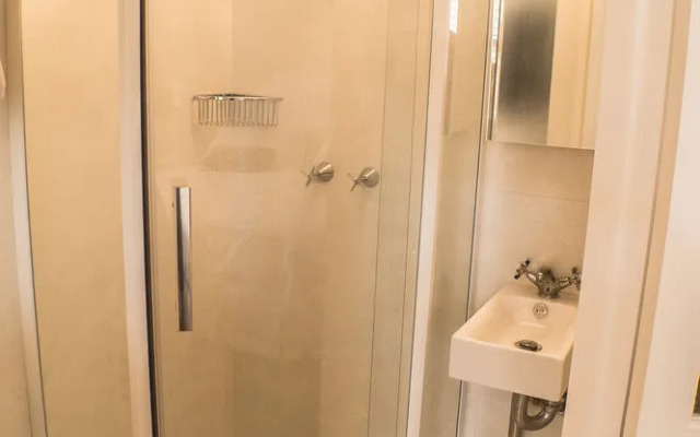 Heritage Cottage Bed And Breakfast