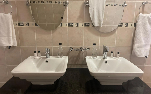 Boat Yard Guest House