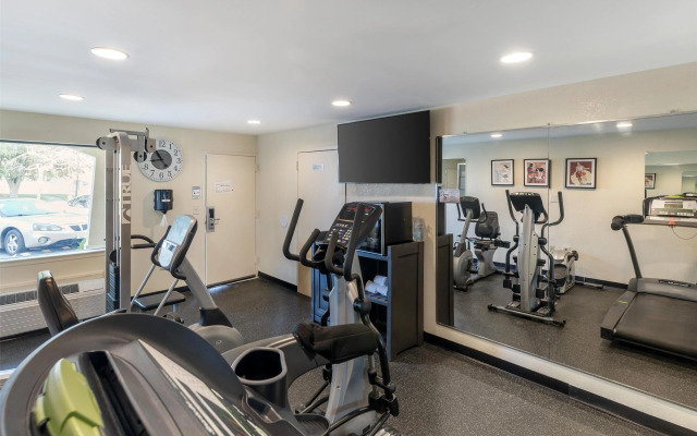 SureStay Hotel by Best Western East Brunswick