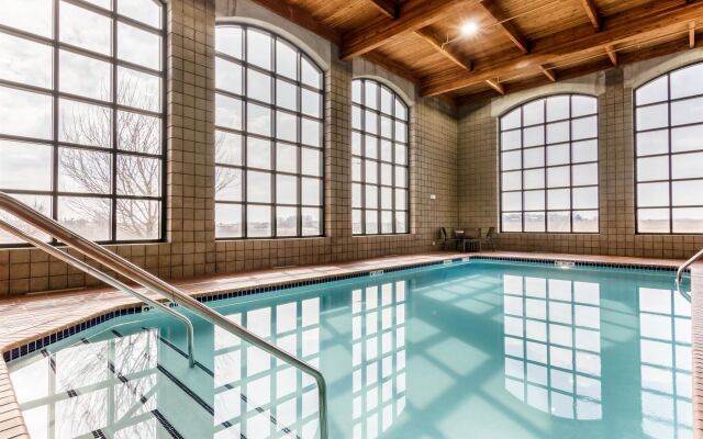 Holiday Inn Express & Suites Cedar Falls - Waterloo by IHG