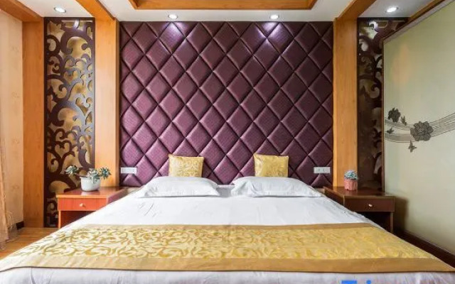 Puqing Business Hotel