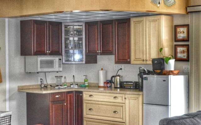 Sunny Shuswap B&B