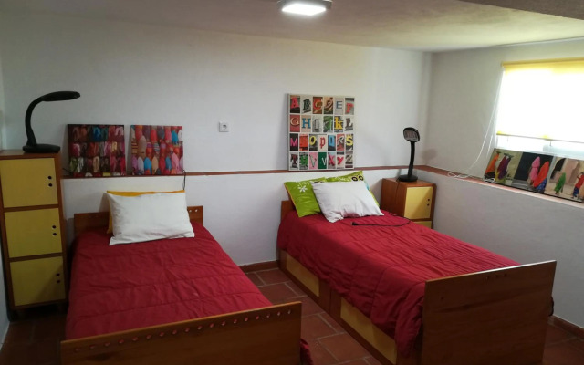 Sintra/Colares Beach House with Mountain View