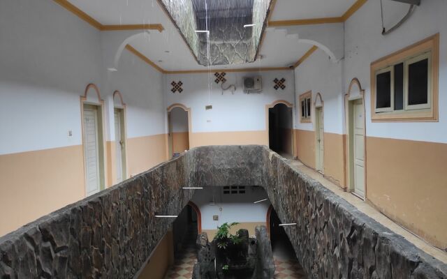 Capital O 91650 Hotel Pratama