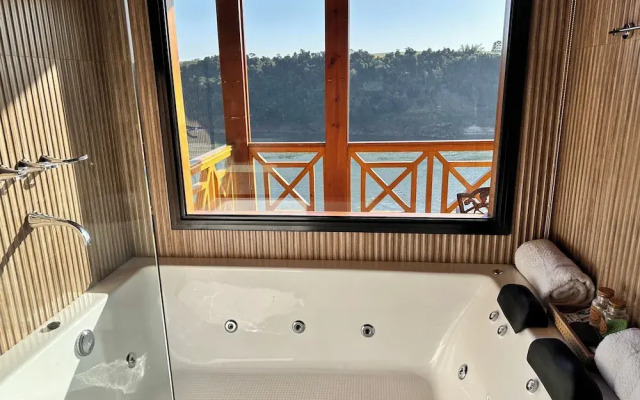 Costa del Sol Iguazú Suites for couples