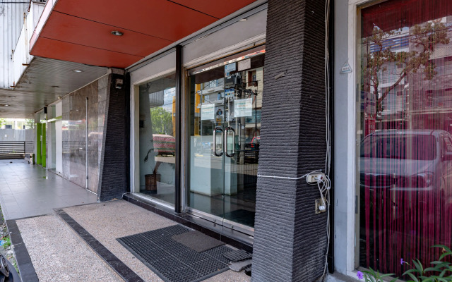 RedDoorz Plus @ Jalan Iskandar Muda Medan