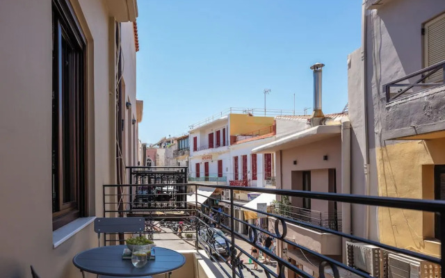 stylish apt up to 4 in Rethymno