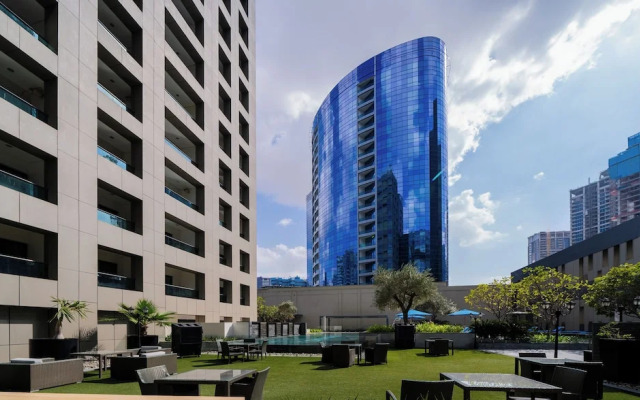 The Cosmopolitan Serene Living in a One Bedroom