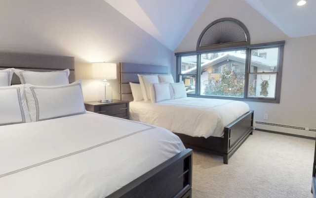 Vail Village Center Place 3 Bedroom Condo