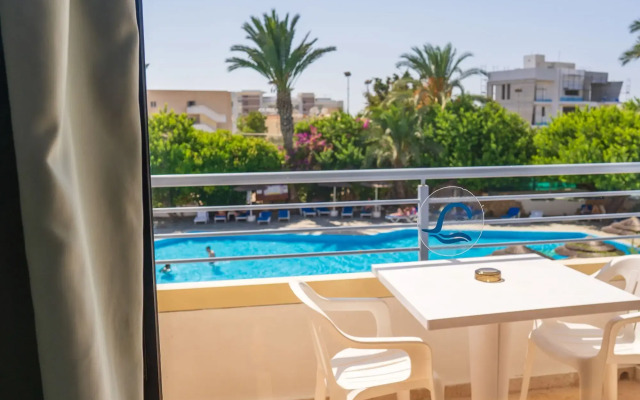 Paphos Gardens Hotel And Apartments