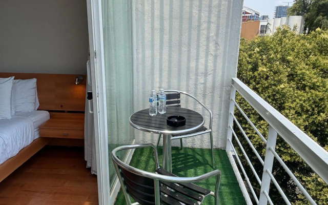 Lombardo Suites
